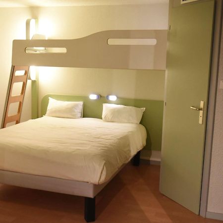 Hotel Ibis Budget Laval Bonchamp Les Laval Exterior photo