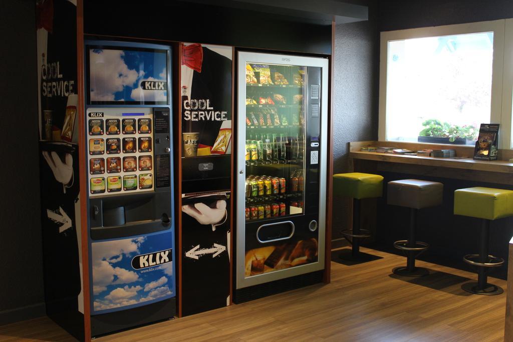 Hotel Ibis Budget Laval Bonchamp Les Laval Exterior photo