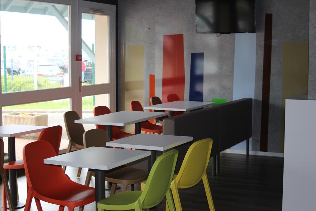Hotel Ibis Budget Laval Bonchamp Les Laval Exterior photo