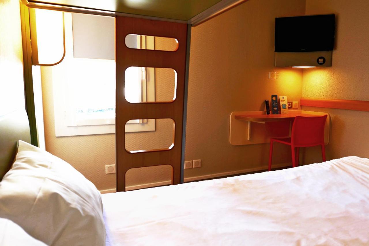 Hotel Ibis Budget Laval Bonchamp Les Laval Exterior photo