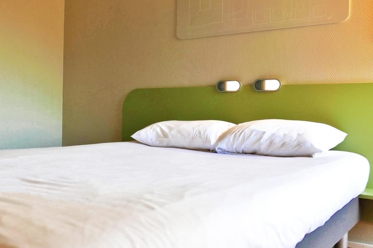 Hotel Ibis Budget Laval Bonchamp Les Laval Exterior photo